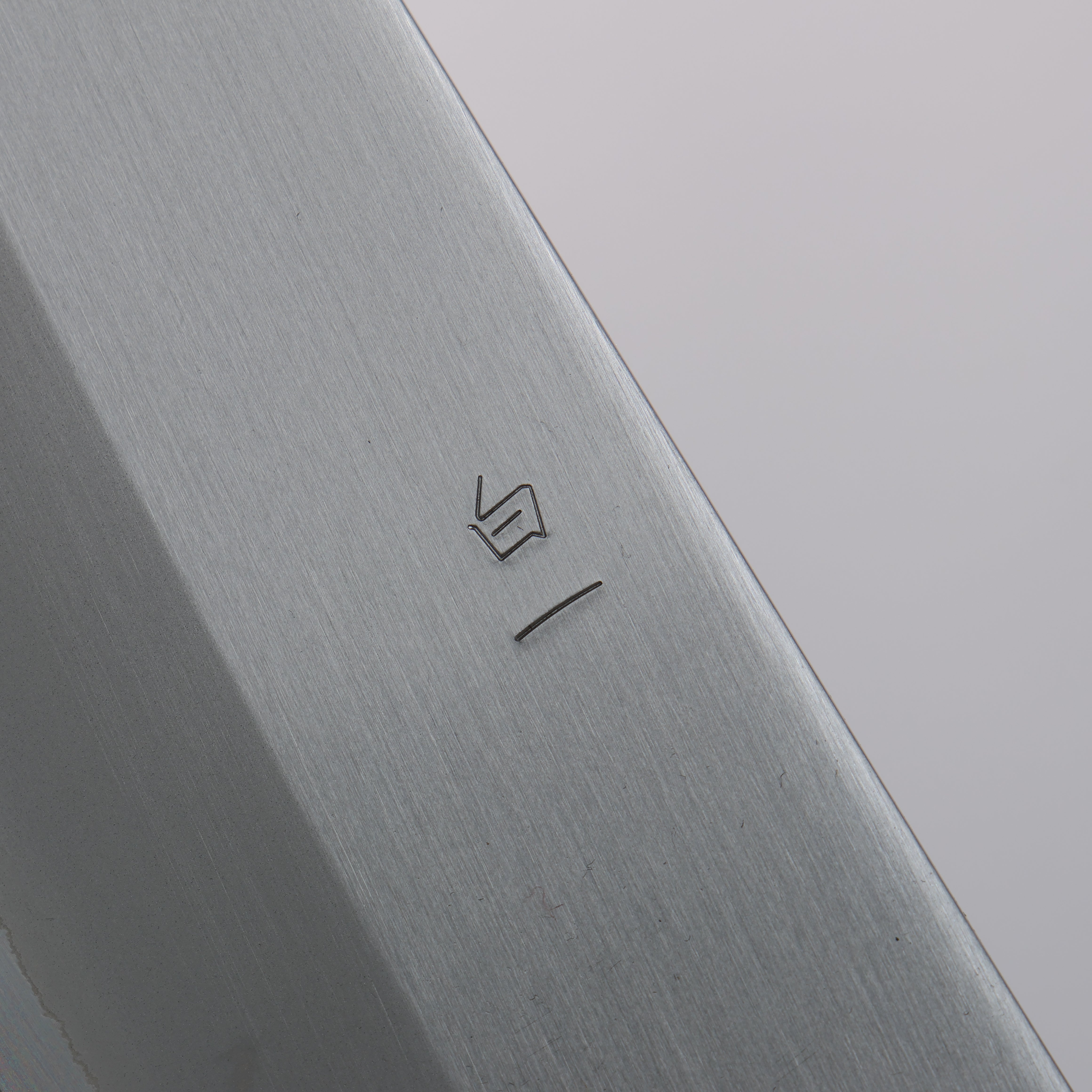 Seisuke White Steel No.1 Migaki Polish Finish Gyuto 240mm Oak with Purple Lacquer Handle - Japanny - Best Japanese Knife