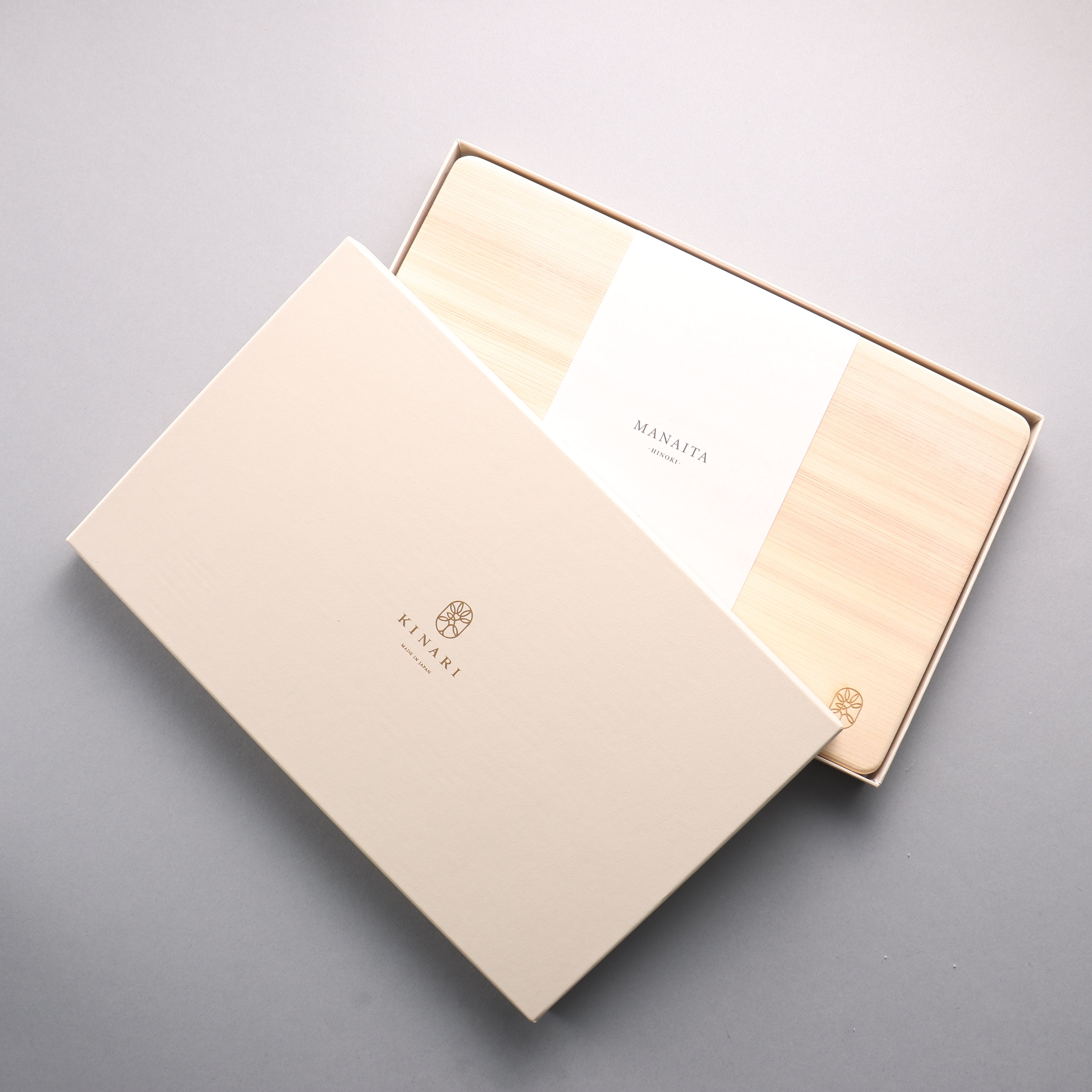 KINARI Japanese Cypress Cutting Board Small (小) 310 x 190 x 25mm - Japanny - Best Japanese Knife