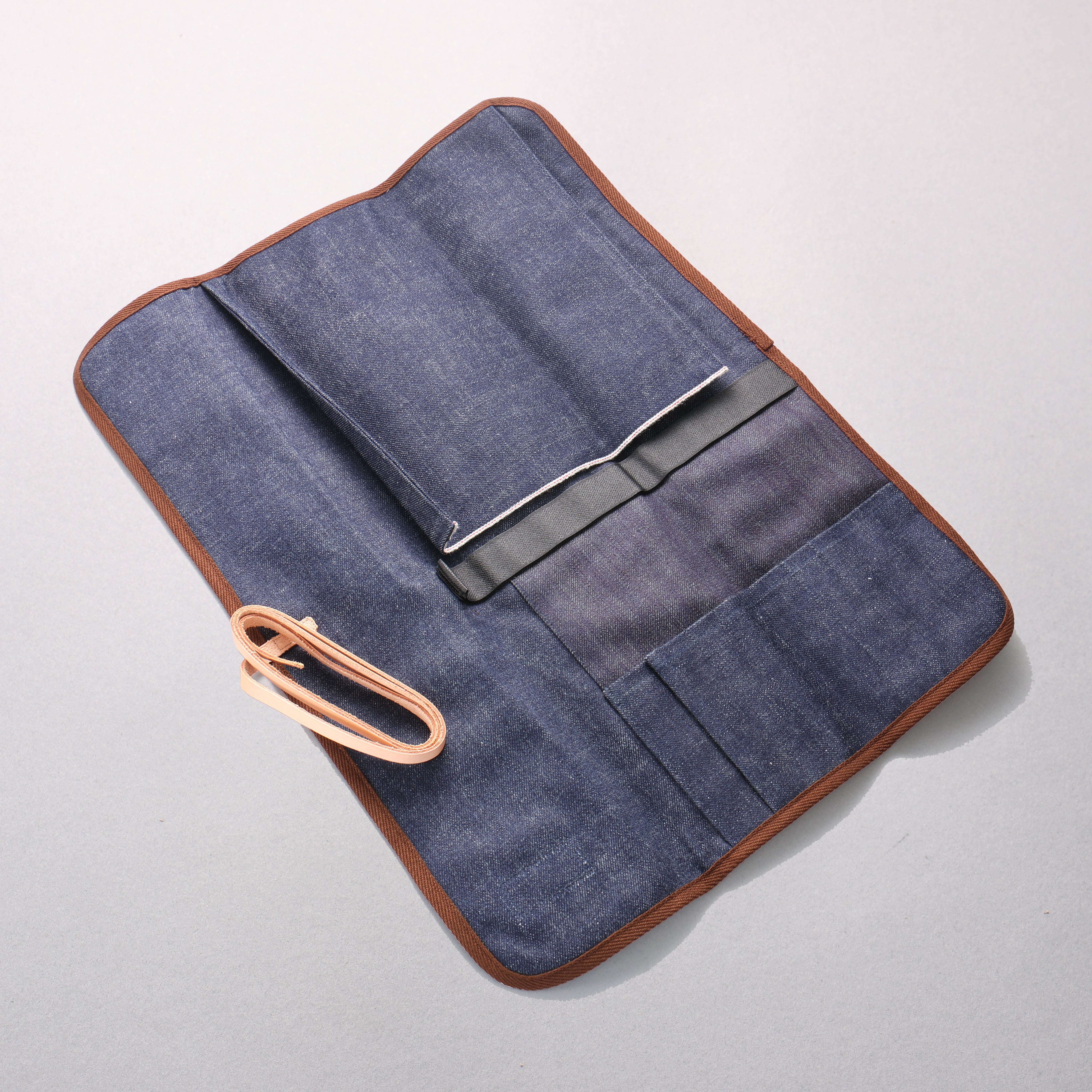 Trousse à couteaux West Japan Tools avec 3 poches en tissu écossais 390 mm x 510 mm