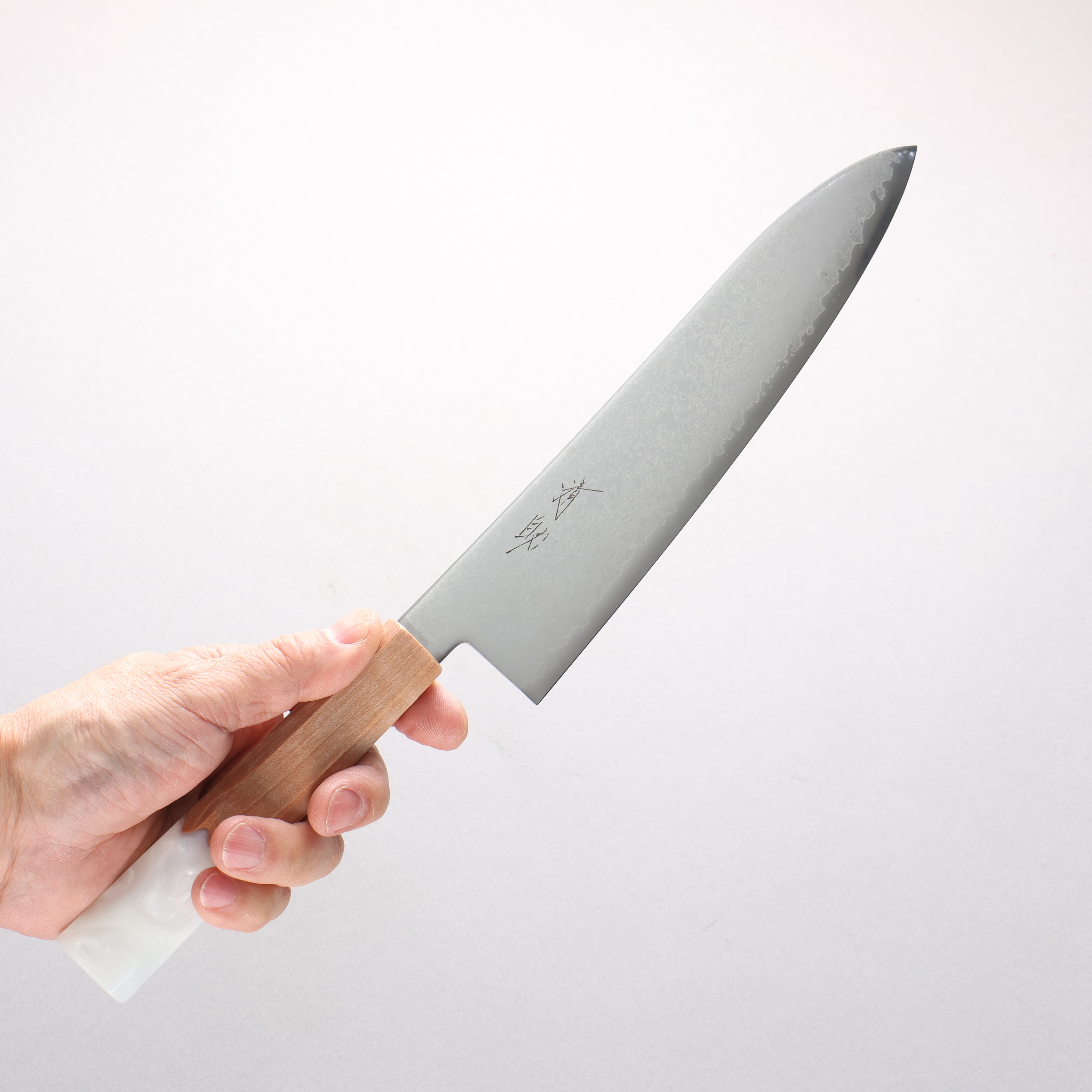 Seisuke VG10 Damascus Gyuto 210mm Maple with White Resin Handle - Japanny - Best Japanese Knife