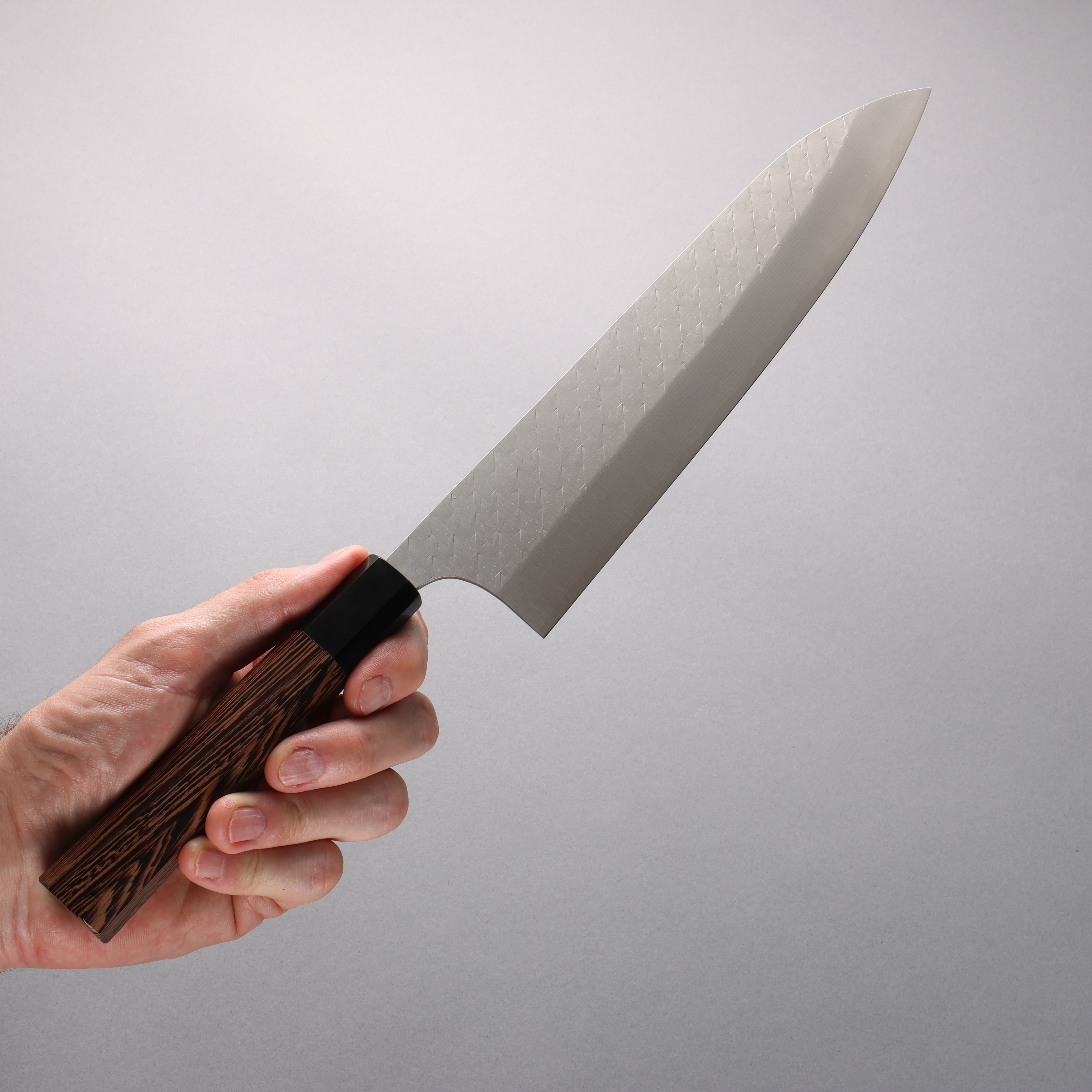 Shungo Ogata SPG STRIX Hammered Damascus Gyuto 240mm Wenge (ferrule: Black Buffalo Horn) Handle