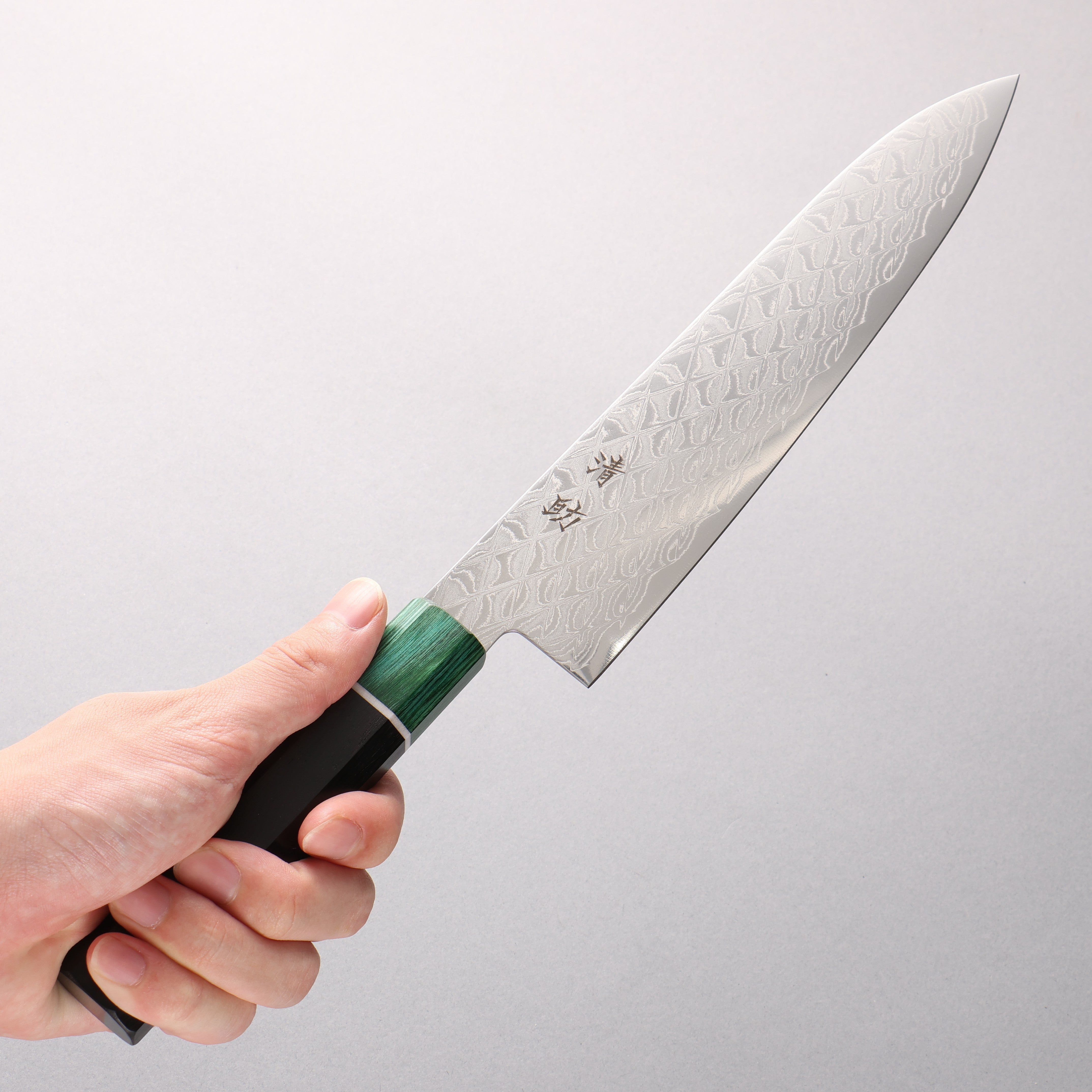 Seisuke AUS10 Espejo Gyuto cruzado 210 mm Mango de madera Pakka negra (virola: madera Pakka verde)