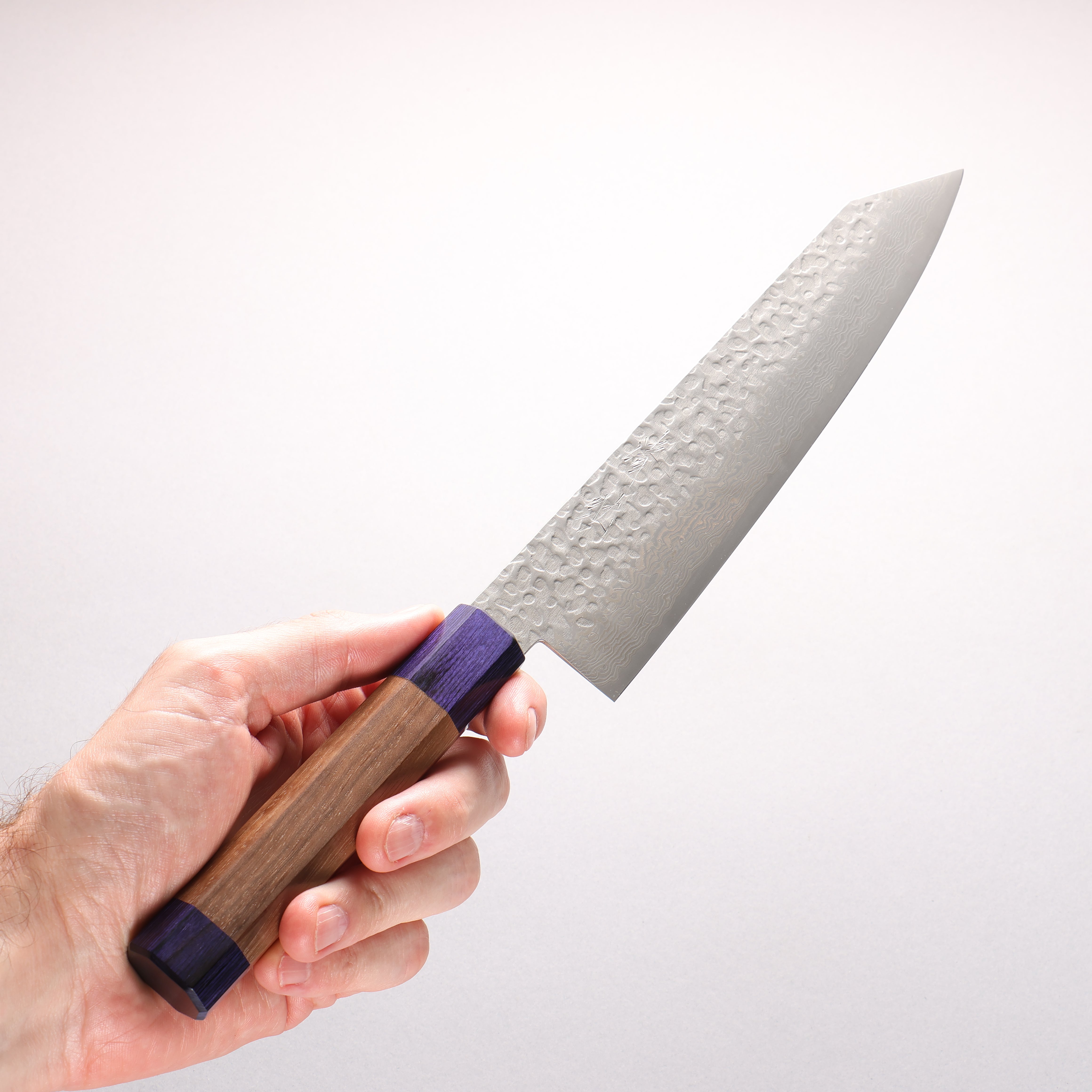 Seisuke Silver Steel No.3 Hammered Damascus Matte Kiritsuke Gyuto 210mm Walnut (With Double Blue Pakka wood) Handle