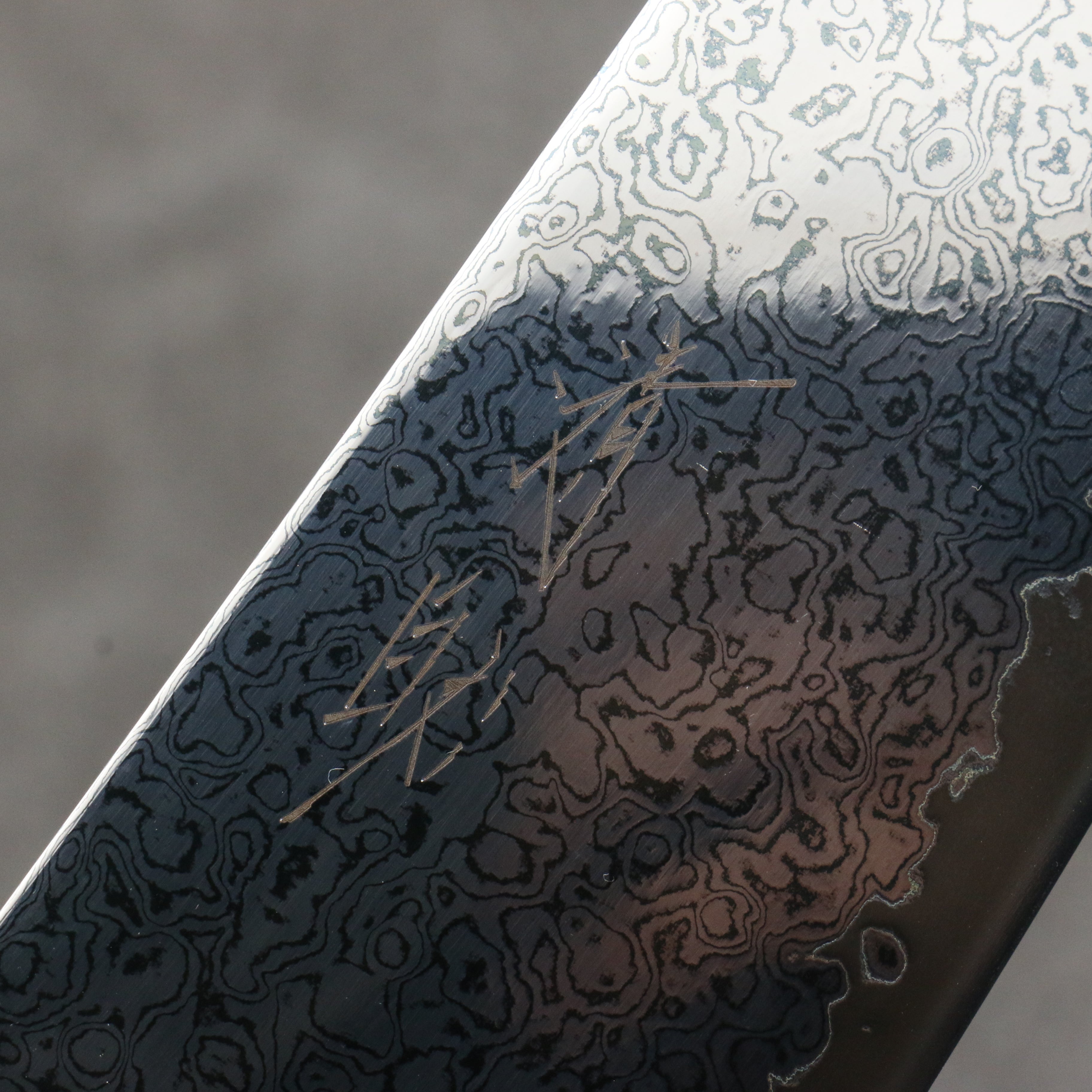 Seisuke VG10 Black Damascus Mirrored Finish Gyuto 210mm Gray Pakka wood Handle - Japanny - Best Japanese Knife