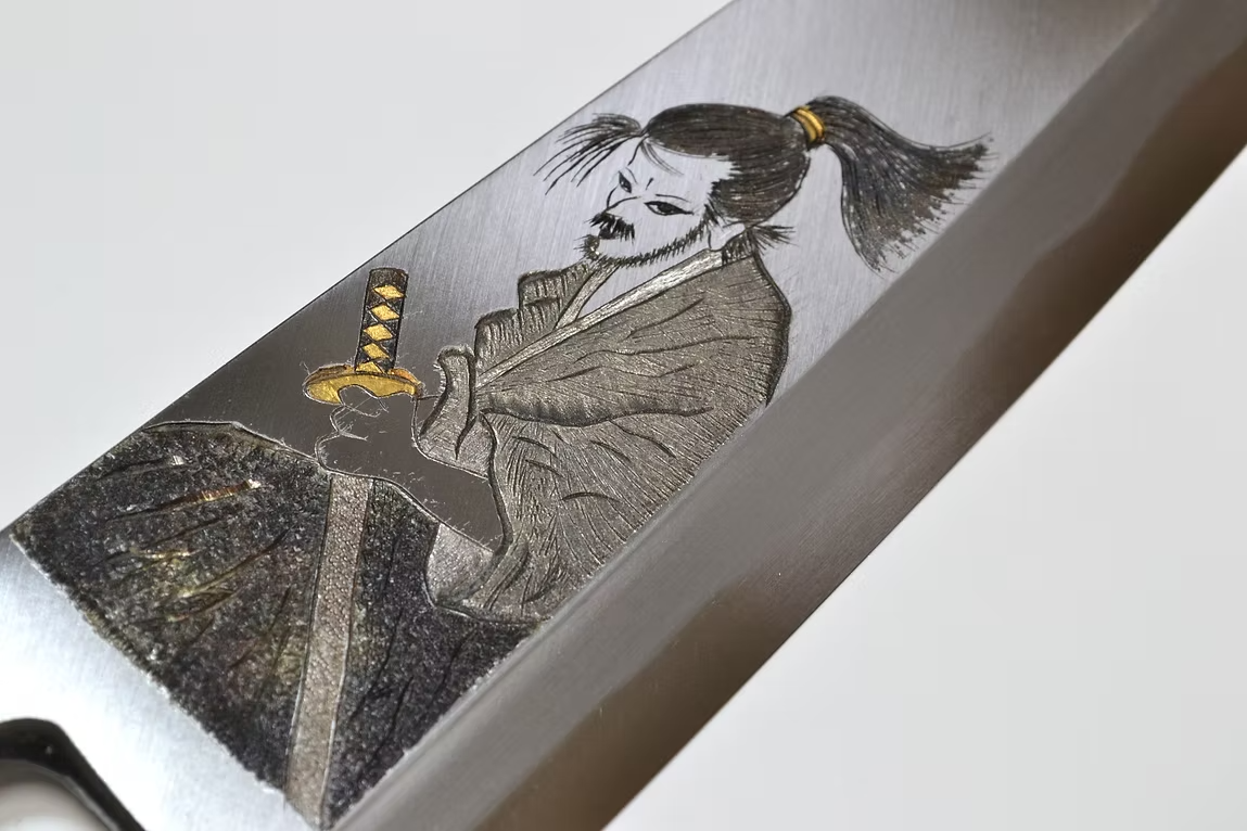 Sakai Takayuki Metal Decorated Engraving by Kubota Pride of Samurai White Steel Kasumitogi Deba 240mm Magnolia (Ferrule: Water Buffalo Horn) Handle - Japanny - Best Japanese Knife