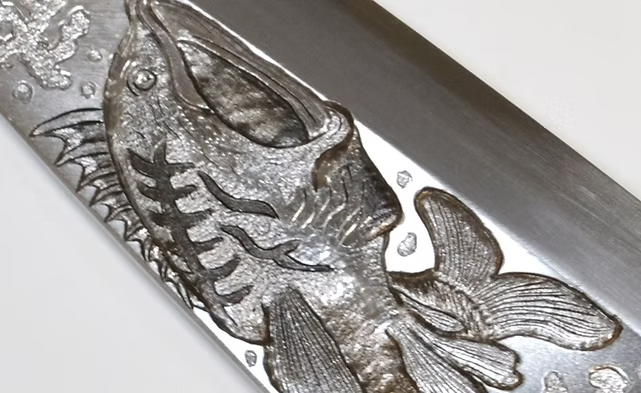 Sakai Takayuki Metal Decorated Engraving by Kubota Black Bass White Steel Kasumitogi Deba 240mm Magnolia (Ferrule: Water Buffalo Horn) Handle - Japanny - Best Japanese Knife