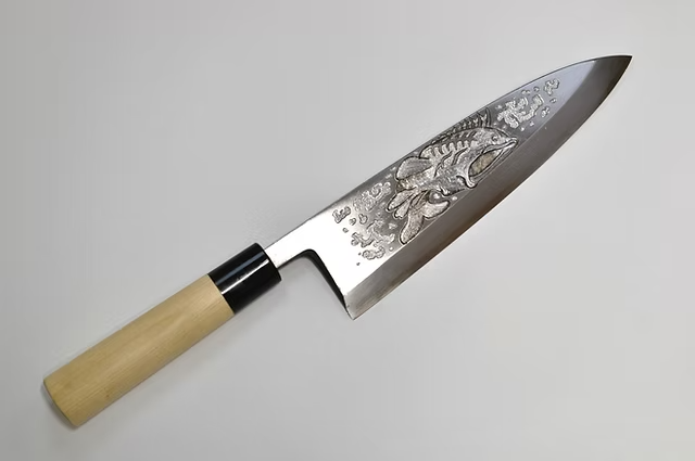 Sakai Takayuki Metal Decorated Engraving by Kubota Black Bass White Steel Kasumitogi Deba 240mm Magnolia (Ferrule: Water Buffalo Horn) Handle - Japanny - Best Japanese Knife
