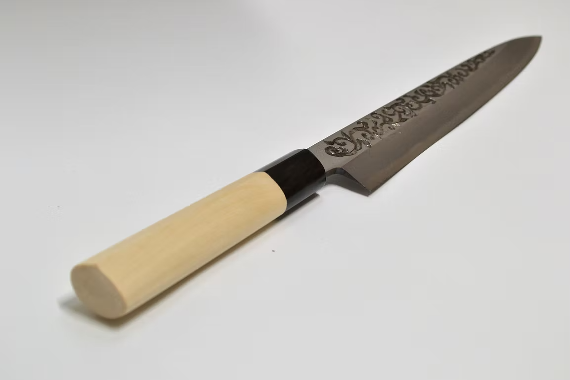 Sakai Takayuki Metal Decorated Engraving by Kubota Karakusa White Steel Kasumitogi Yanagiba 270mm Magnolia (Ferrule: Water Buffalo Horn) Handle - Japanny - Best Japanese Knife