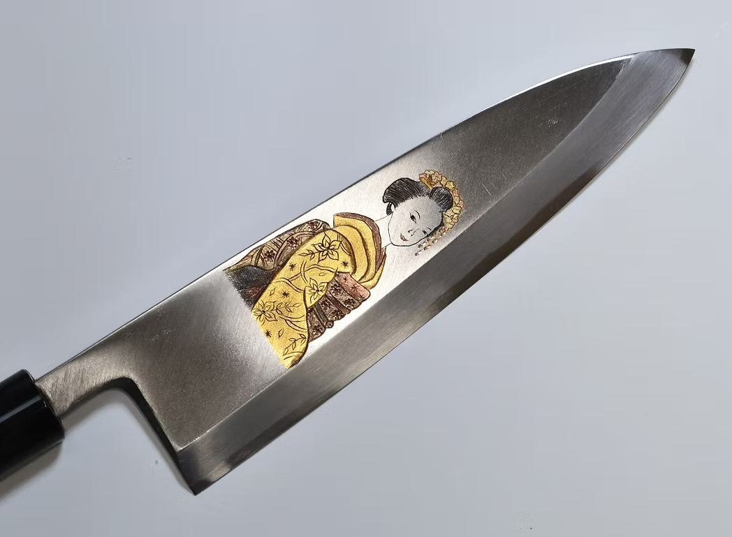 Sakai Takayuki Metal Decorated Engraving by Kubota Geisha White Steel Kasumitogi Deba 240mm Magnolia (Ferrule: Water Buffalo Horn) Handle - Japanny - Best Japanese Knife