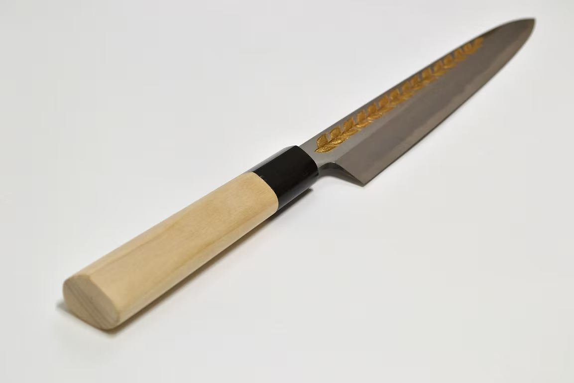 Sakai Takayuki Gold Filled Engraving by Kubota Laurel White Steel Kasumitogi Yanagiba 270mm Magnolia (Ferrule: Water Buffalo Horn) Handle - Japanny - Best Japanese Knife