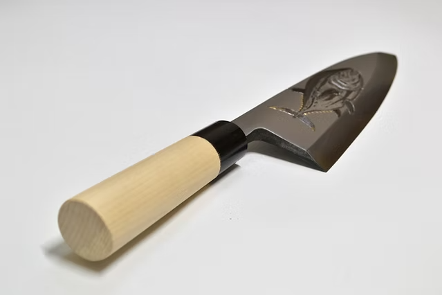 Sakai Takayuki Metal Decorated Engraving by Kubota Tuna White Steel Kasumitogi Deba 240mm Magnolia (Ferrule: Water Buffalo Horn) Handle - Japanny - Best Japanese Knife