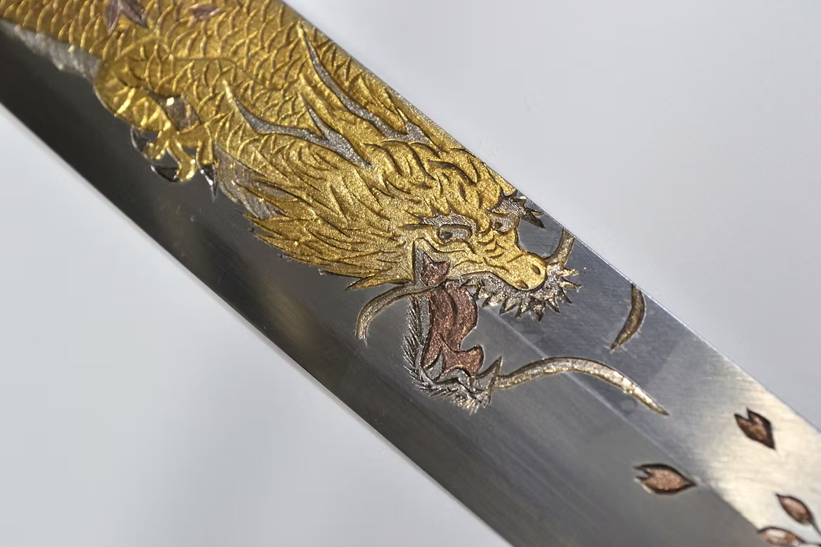 Sakai Takayuki Metal Decorated Engraving by Kubota Shogyō Mujō White Steel No.2 Kasumitogi Tuna 450mm Magnolia (Ferrule: Water Buffalo Horn) Handle - Japanny - Best Japanese Knife