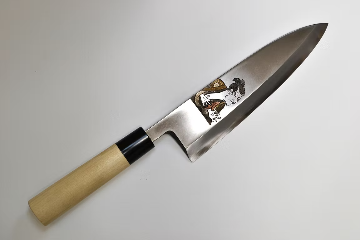 Sakai Takayuki Metal Decorated Engraving by Kubota Ukiyoe - Male White Steel Kasumitogi Deba 210mm Magnolia (Ferrule: Water Buffalo Horn) Handle - Japanny - Best Japanese Knife
