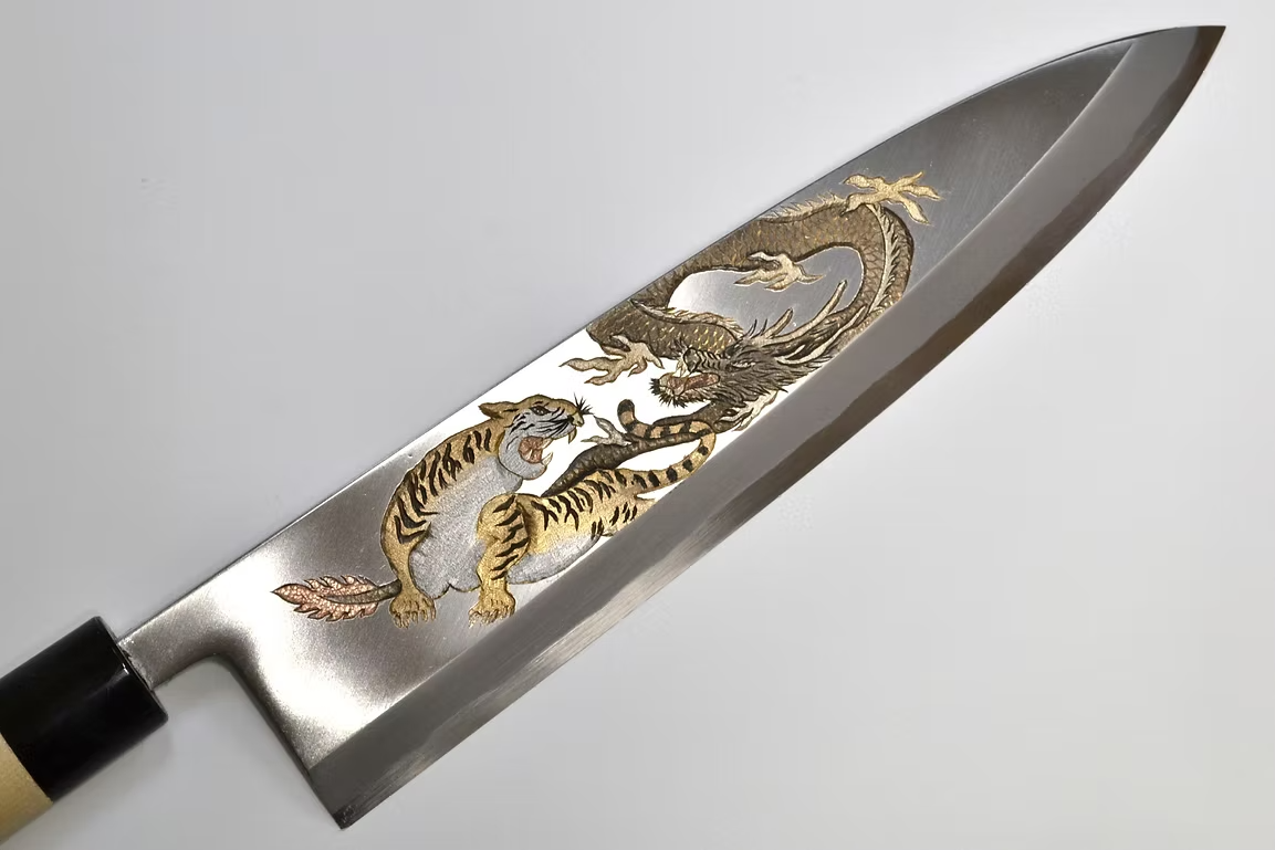 Sakai Takayuki Metal Decorated Engraving by Kubota Spirit of Dragon and Tiger White Steel Kasumitogi Deba 300mm Magnolia (Ferrule: Water Buffalo Horn) Handle - Japanny - Best Japanese Knife