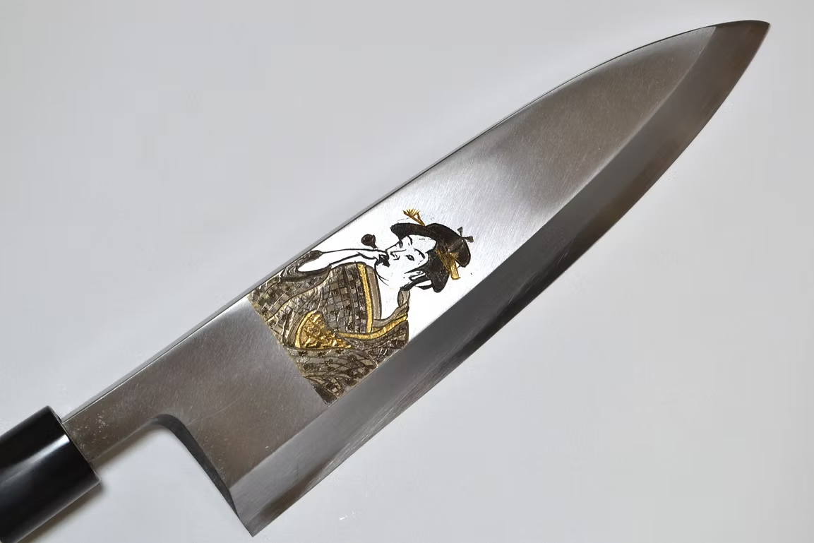Sakai Takayuki Metal Decorated Engraving by Kubota Ukiyoe - Female White Steel Kasumitogi Deba 210mm Magnolia (Ferrule: Water Buffalo Horn) Handle - Japanny - Best Japanese Knife