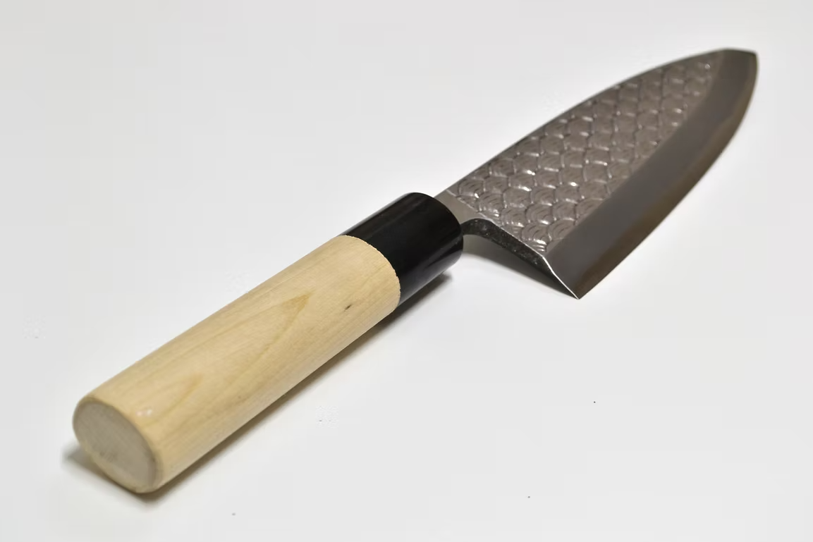 Sakai Takayuki Engraving by Kubota Seigaiha White Steel Kasumitogi Deba 165mm Magnolia (Ferrule: Water Buffalo Horn) Handle - Japanny - Best Japanese Knife