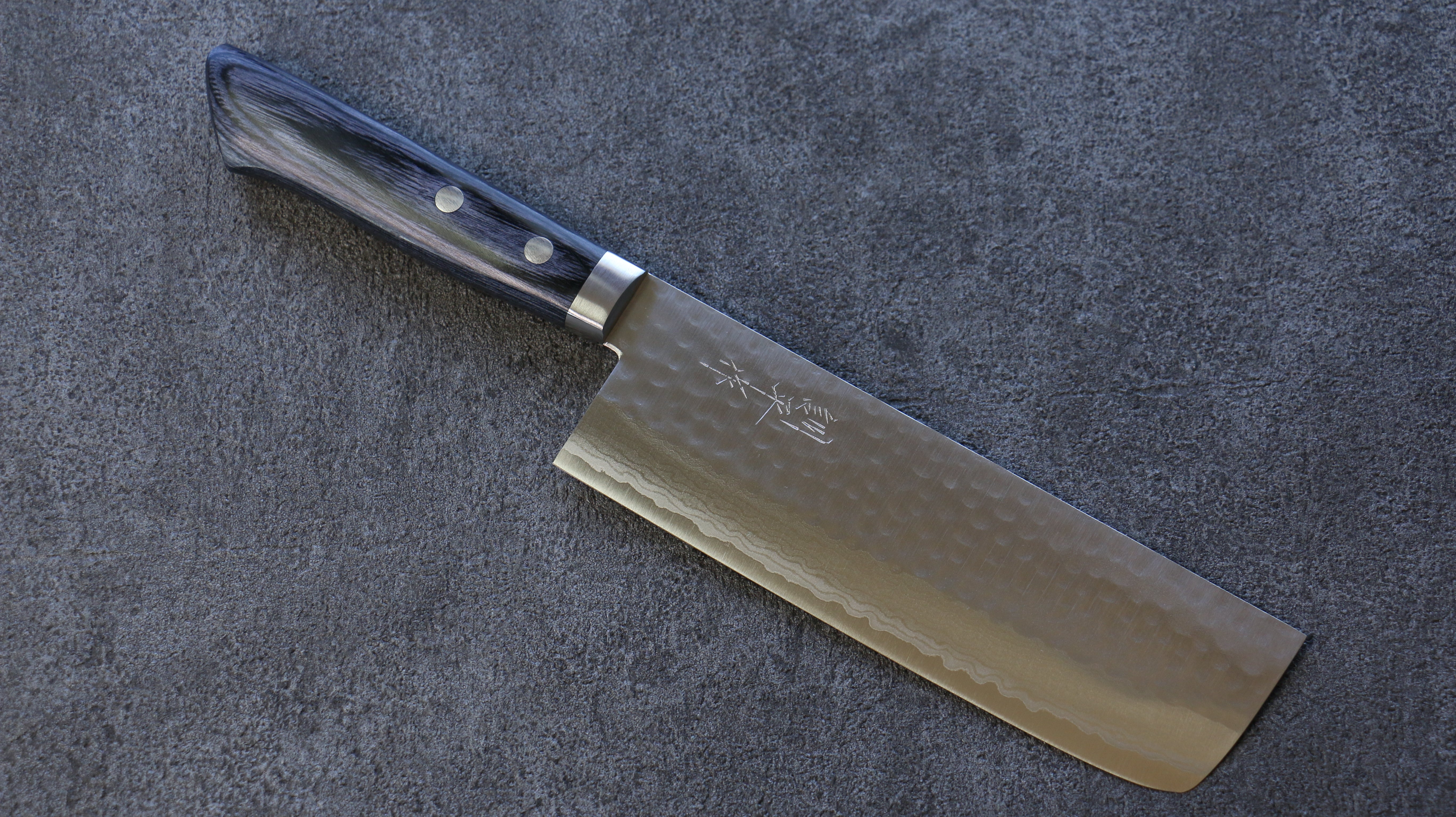 Kunihira Kokuryu VG10 Hammered Nakiri 165mm Blue Pakka wood Handle - Japanny - Best Japanese Knife