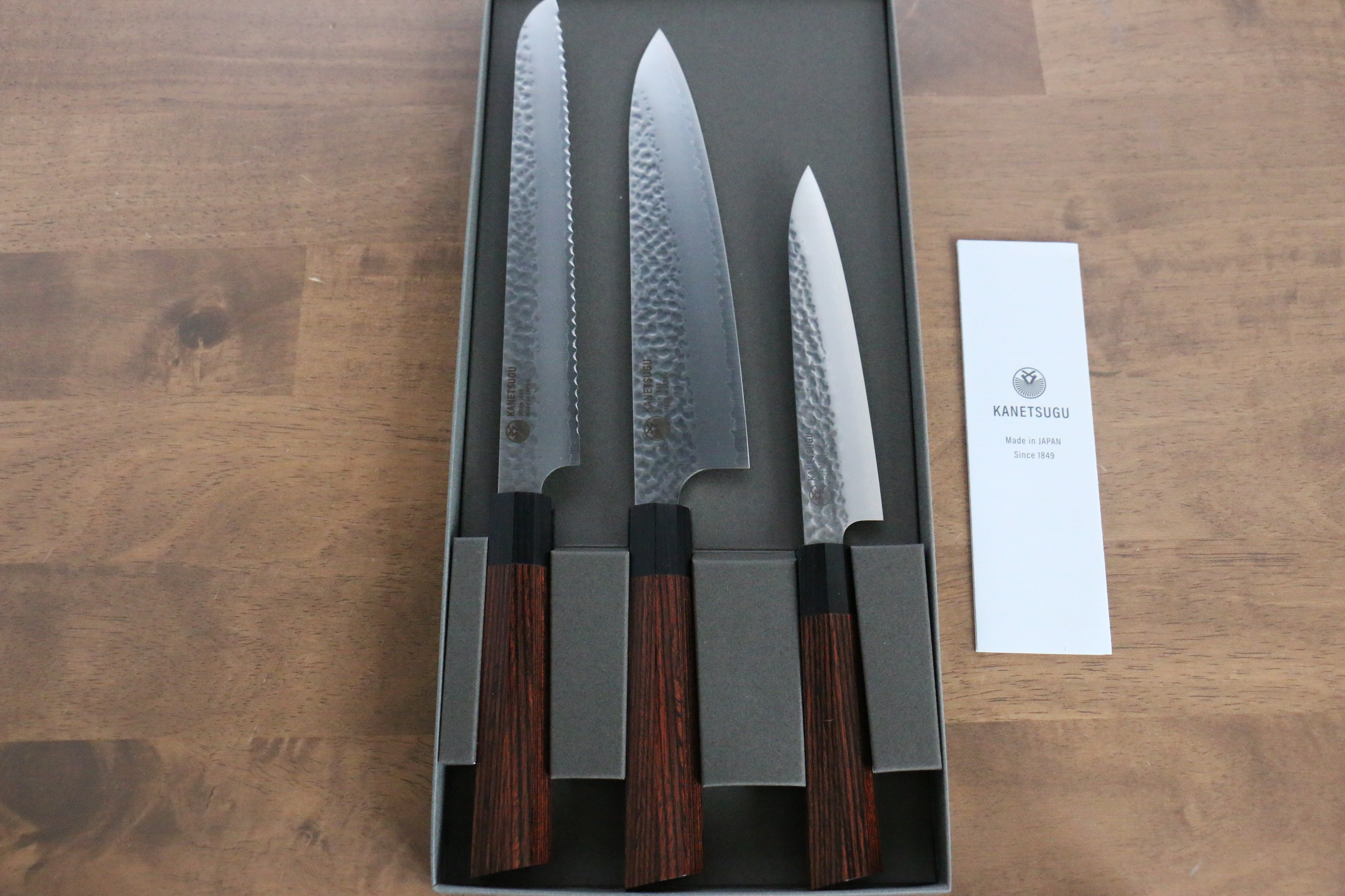 Seki Kanetsugu Heptagon Wood VG10 Hammered Petty Knife & Gyuto & Bread Knife Set - Japanny - Best Japanese Knife