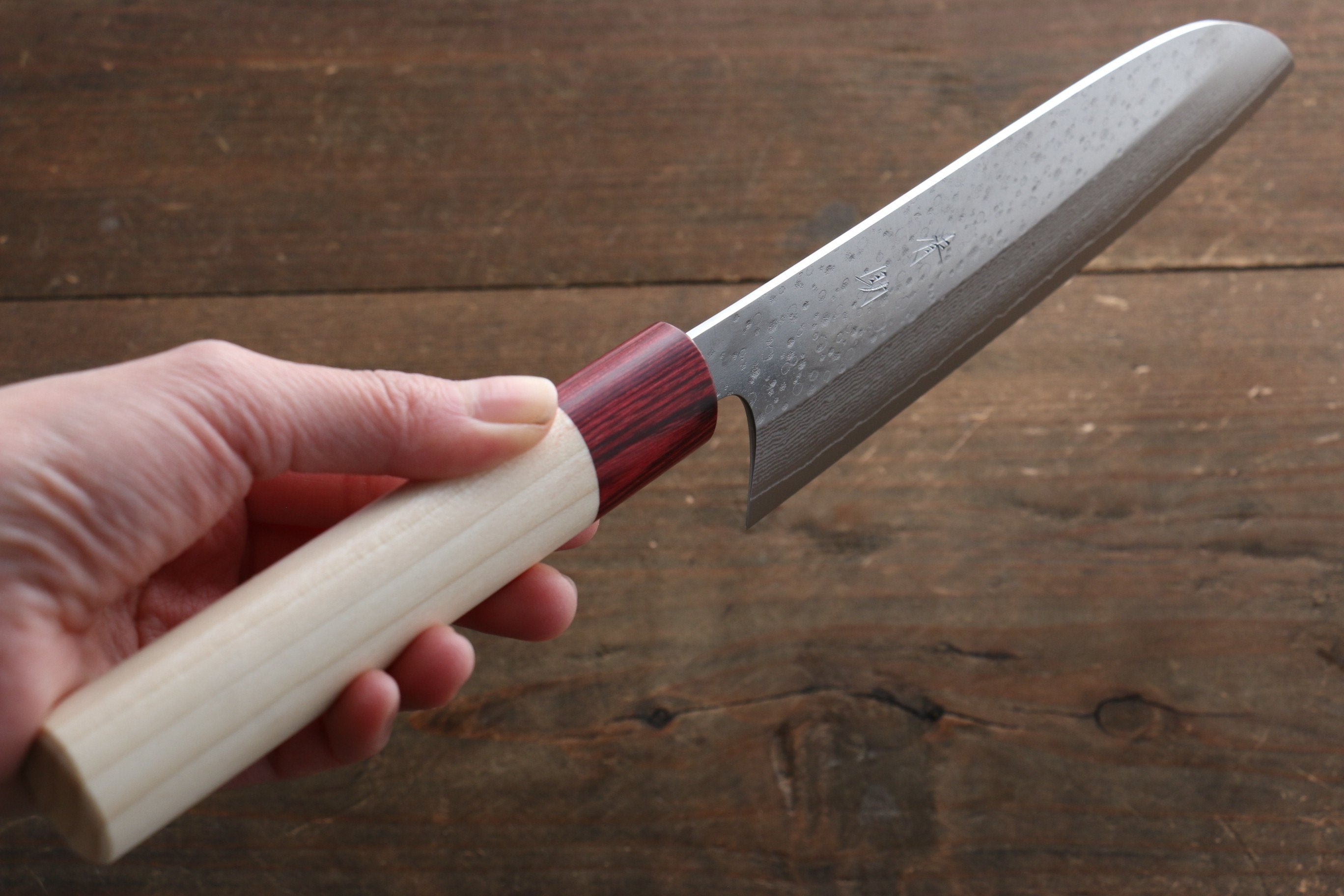 Seisuke VG10 16 Layer Hammered Damascus Santoku 165mm with Magnolia Handle - Japanny - Best Japanese Knife