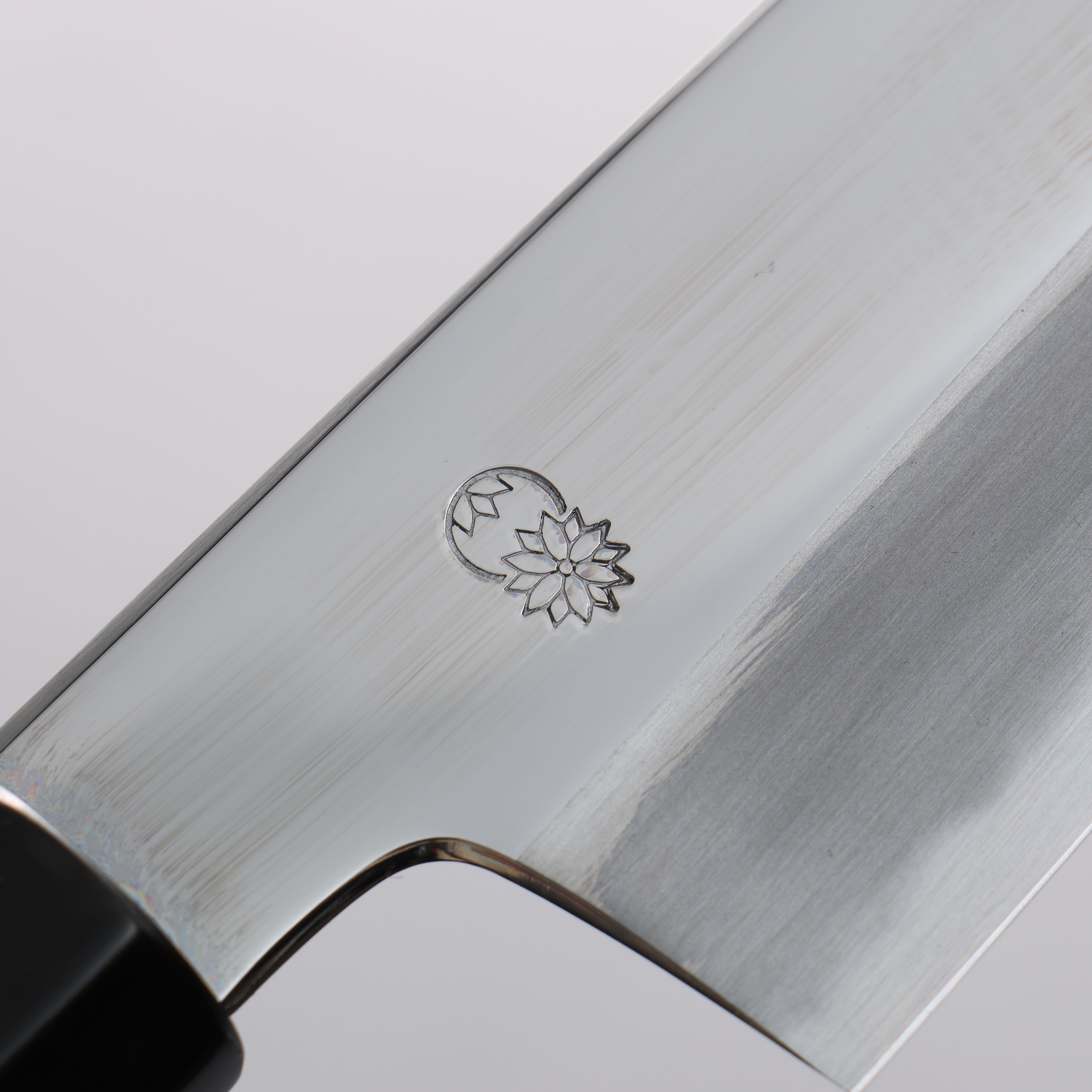 Choyo White Steel Mirrored Finish Kiritsuke Santoku 180mm Magnolia Handle - Japanny - Best Japanese Knife