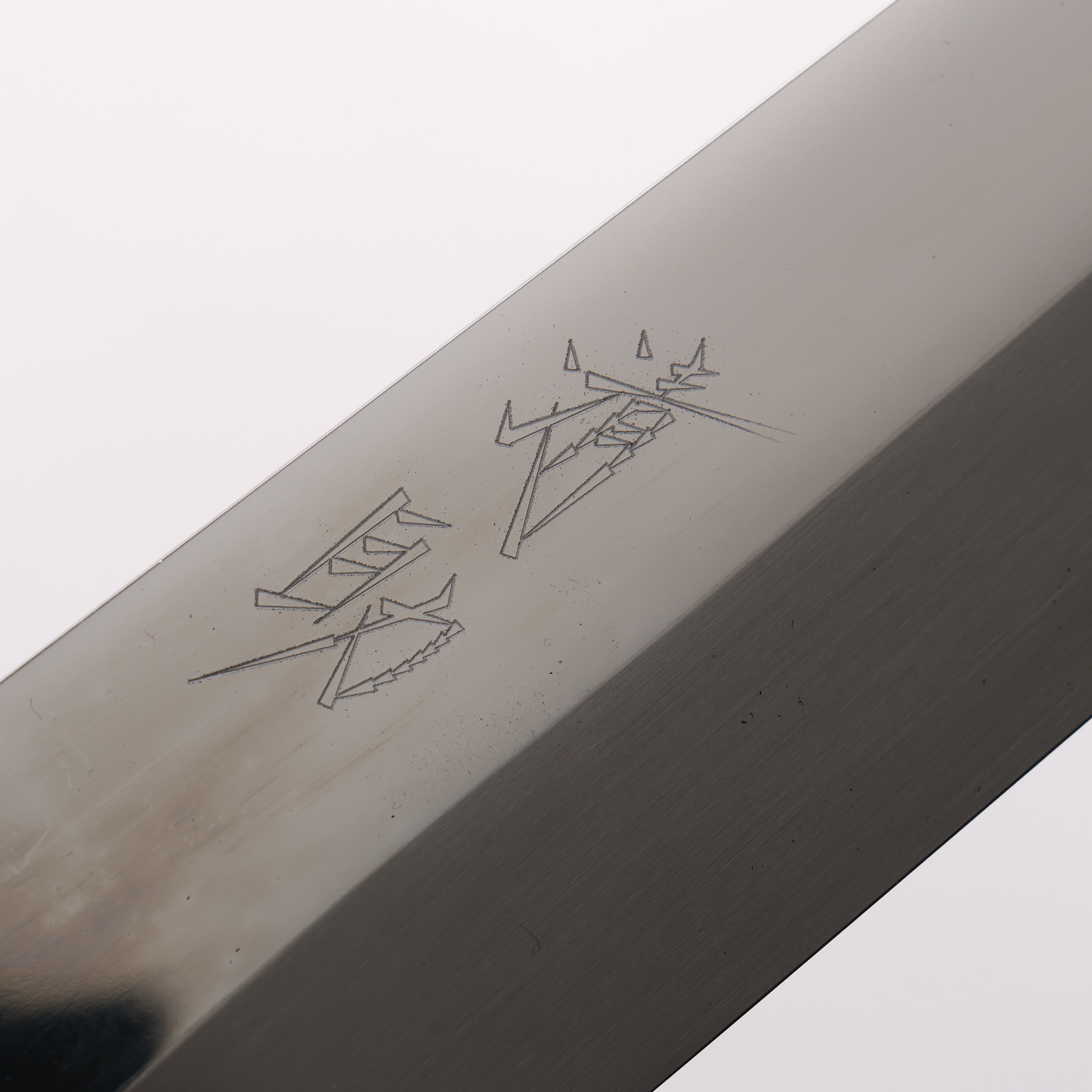 Sakai Takayuki Honyaki Hien VG10 Mirrored Finish Kengata Yanagiba 300mm Black Lacquered (with Mother of Pearl inlay) Handle with Sheath Tetris Pattern MOP inlay (���E�����������������) - Japanny - Best Japanese Knife