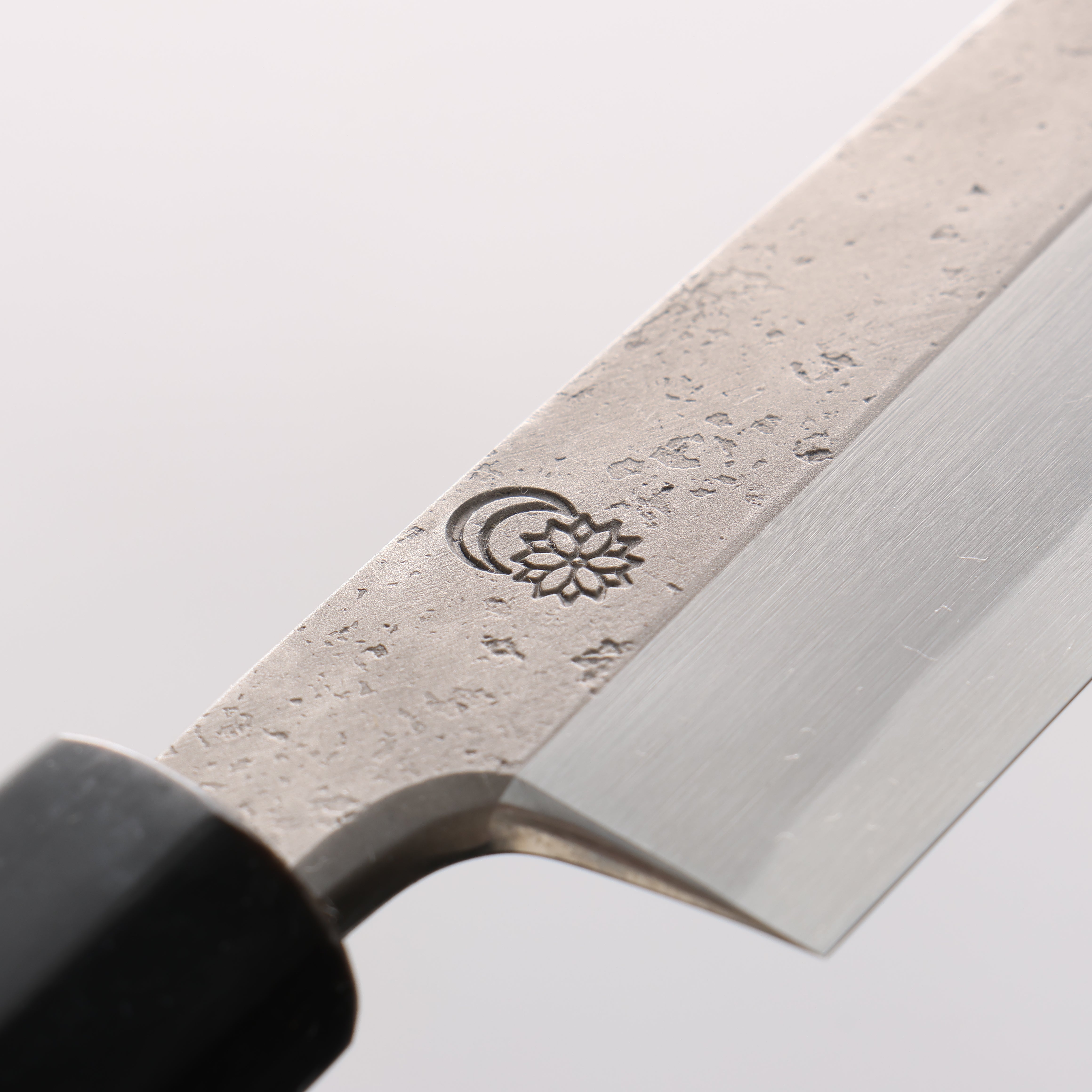 Kikuzuki White Steel No.2 Nashiji Kiritsuke Yanagiba 270mm Magnolia Handle - Japanny - Best Japanese Knife