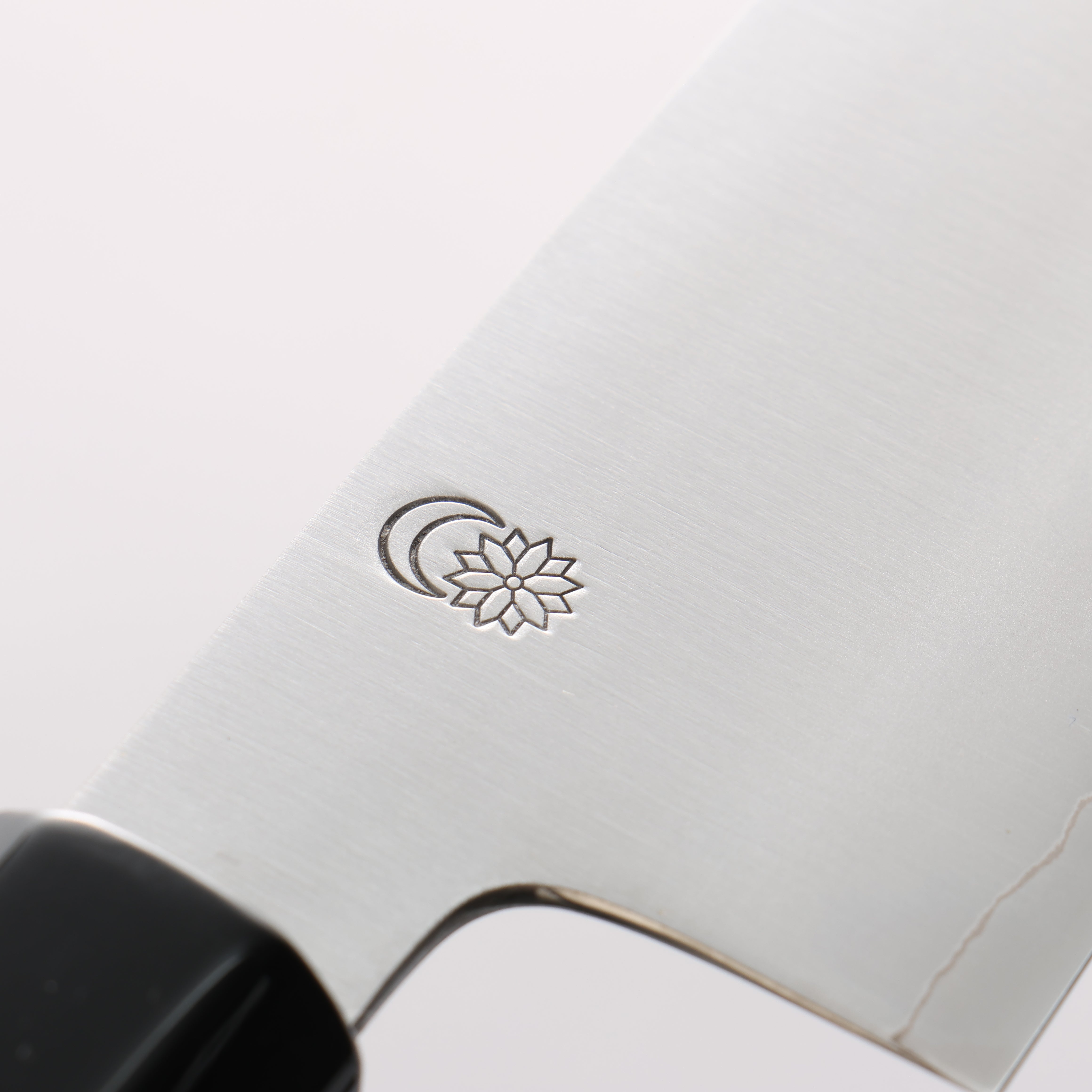 Kikuzuki Silver Steel No.3 Bokashi Kiritsuke Santoku 180mm Magnolia Handle - Japanny - Best Japanese Knife