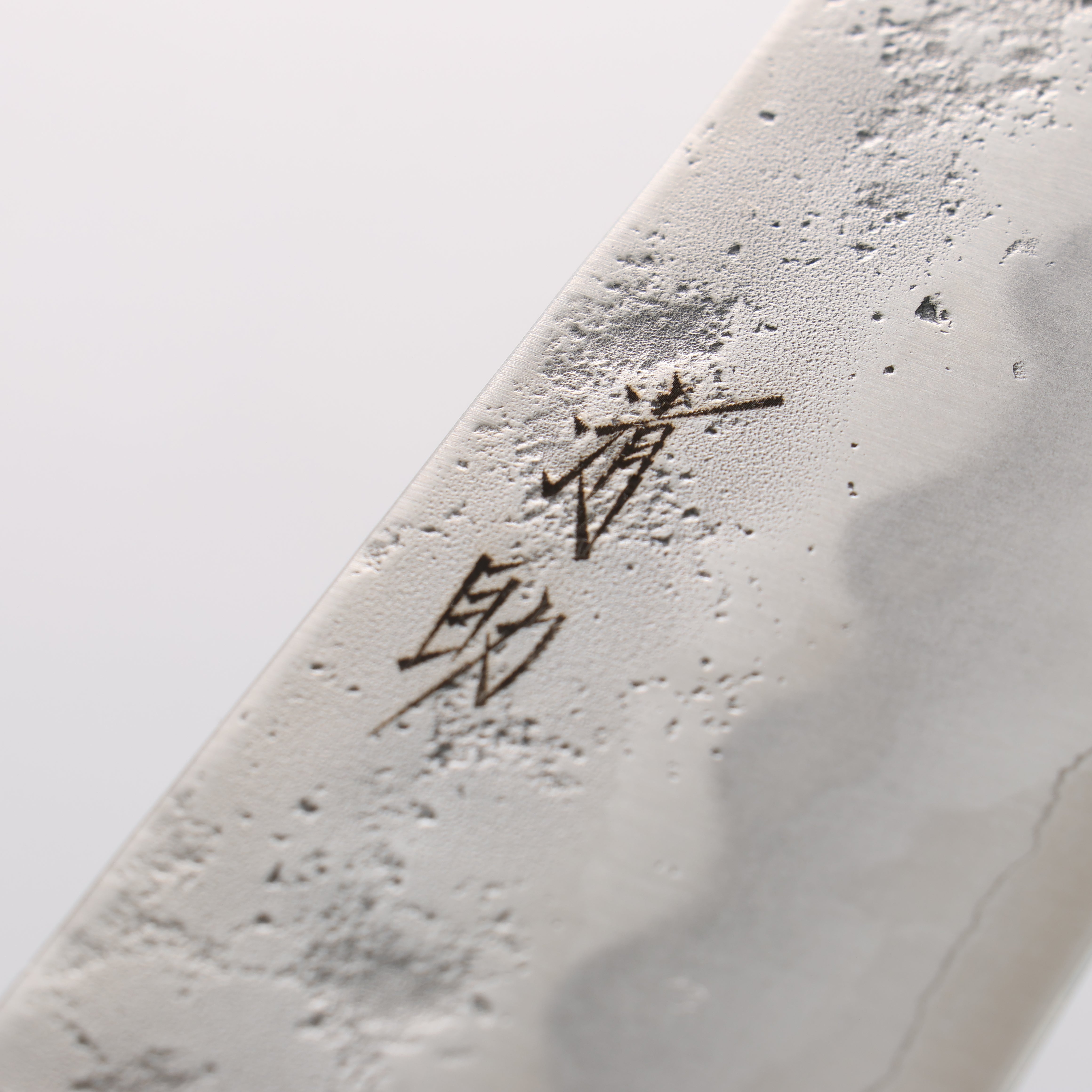 Seisuke Silver Steel No.3 Nashiji Santoku 180mm Red Pakka wood Handle - Japanny - Best Japanese Knife