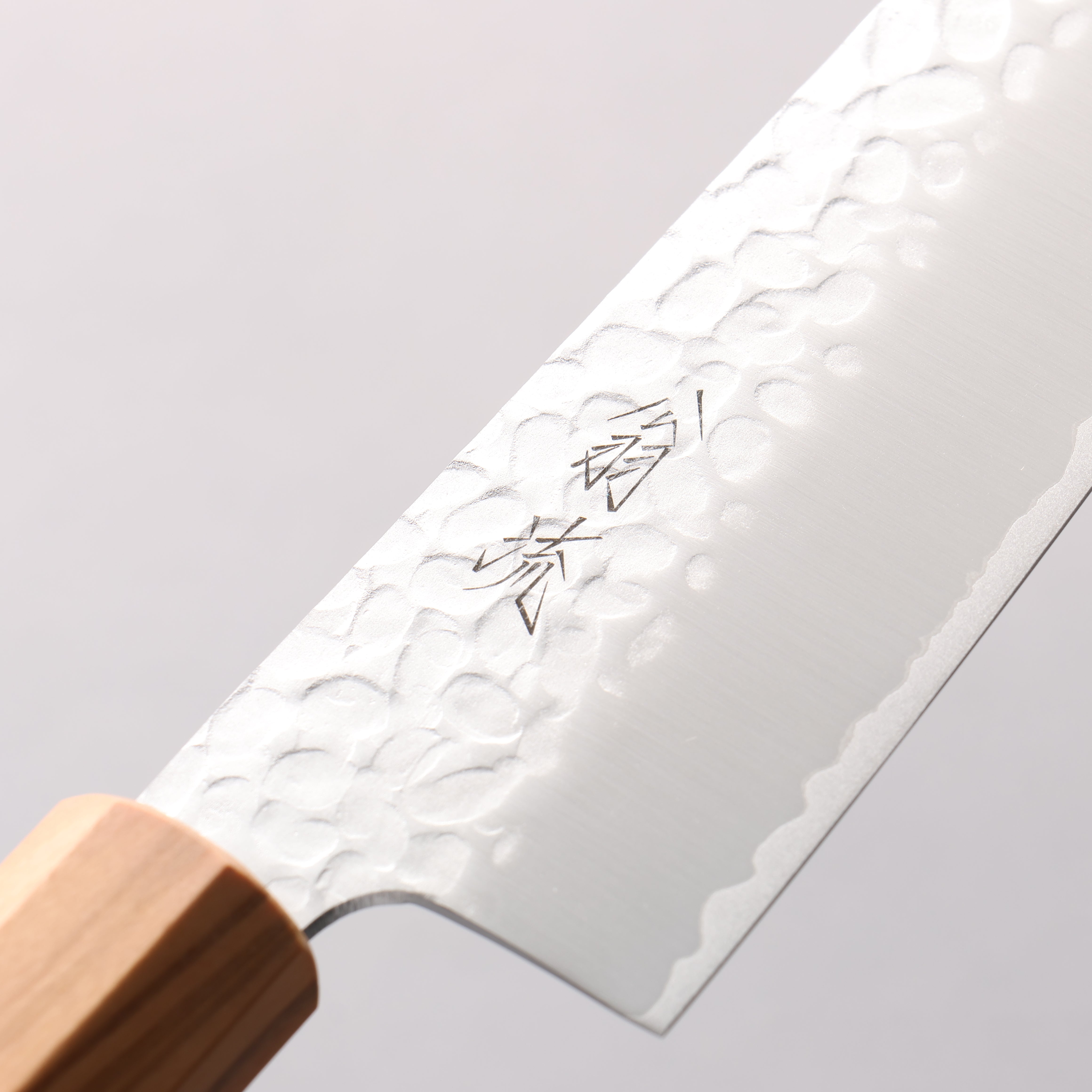 Oul VG10 Hammered Gyuto 200mm Olive tree Handle - Japanny - Best Japanese Knife