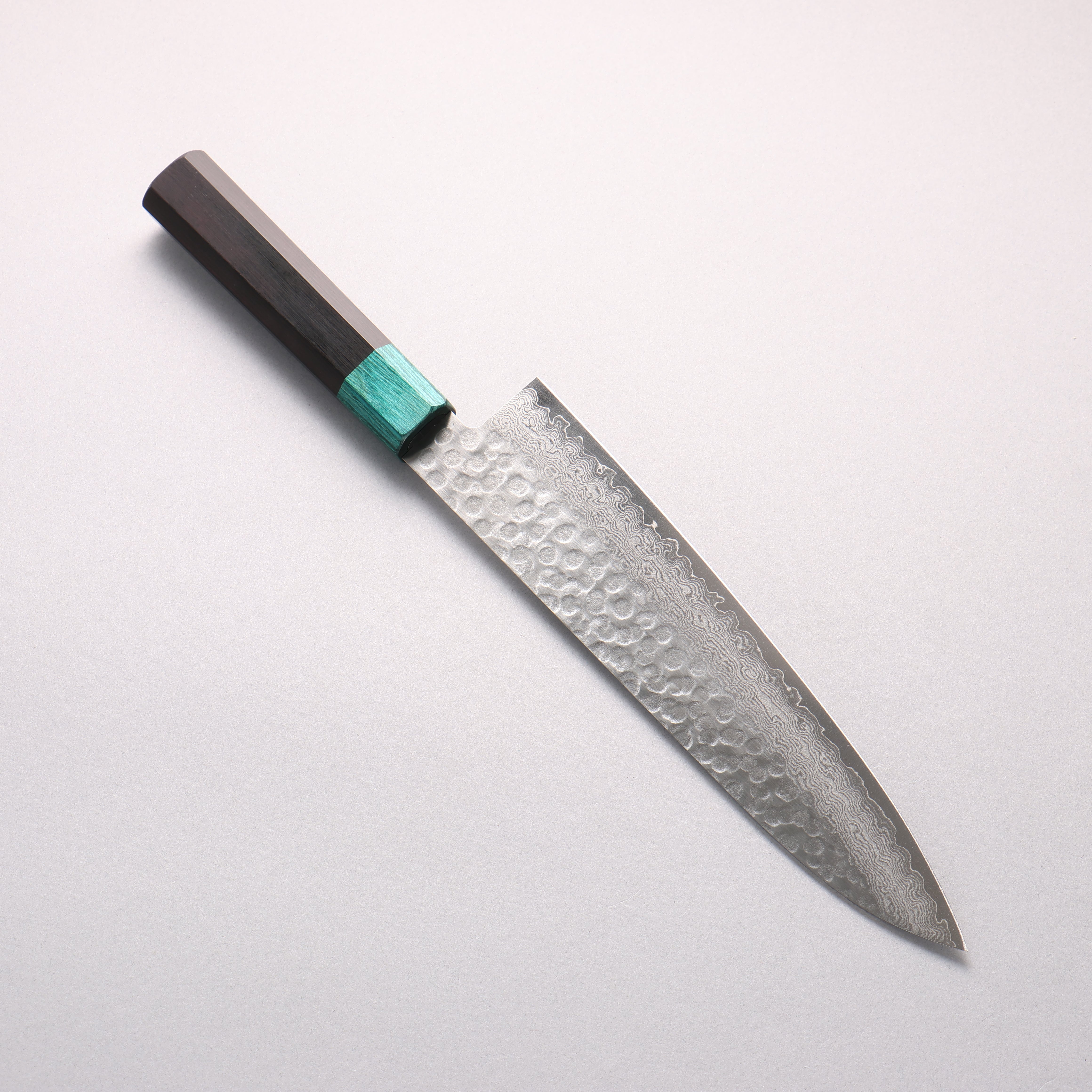 Seisuke VG10 Hammered Damascus Gyuto 210mm Black Pakka wood(ferrule: Green Pakka wood) Handle