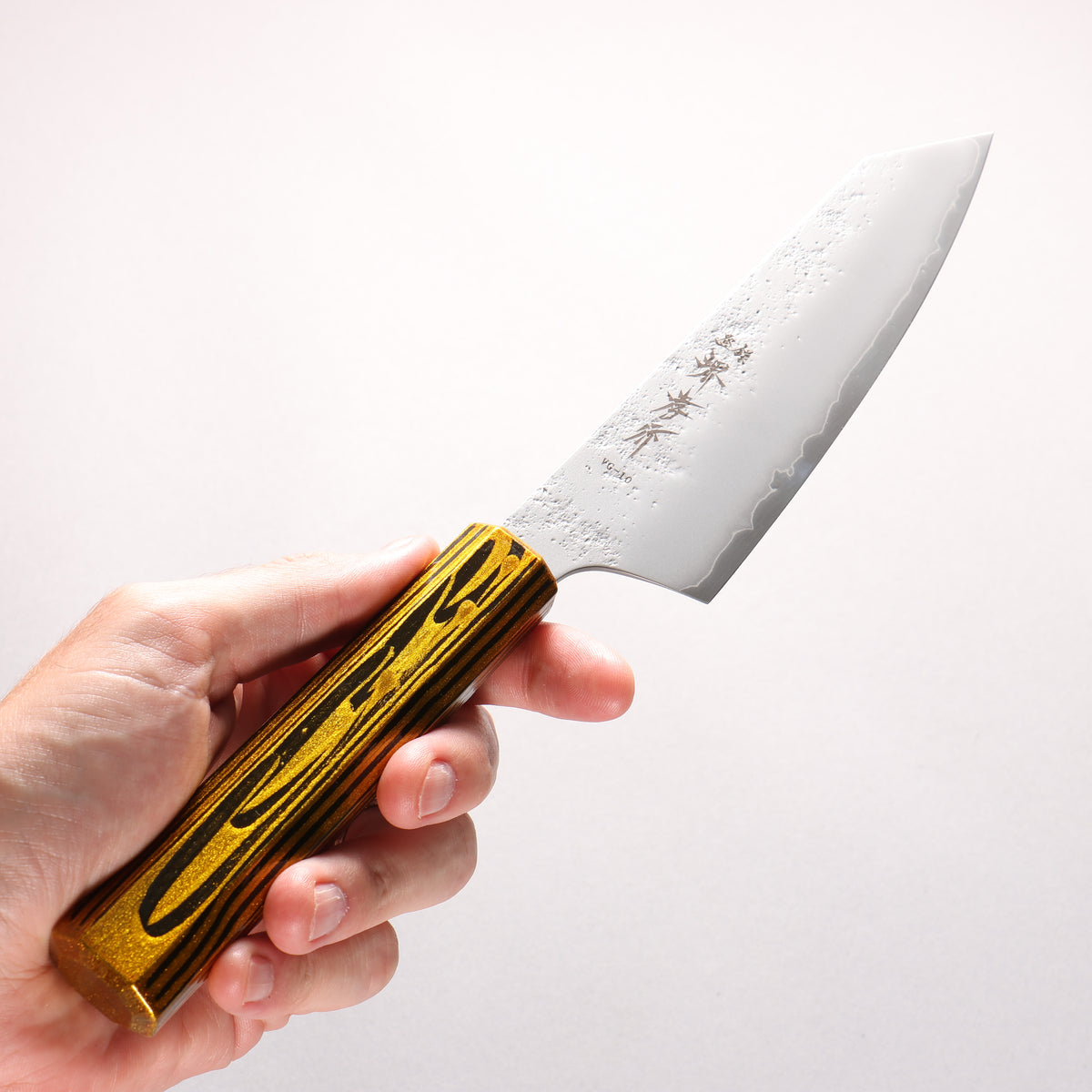 Sakai Takayuki Saikou VG10 Nashiji Kengata Santoku 160mm Brilliant Gold Lacquer Color Handle - Japanny - Best Japanese Knife
