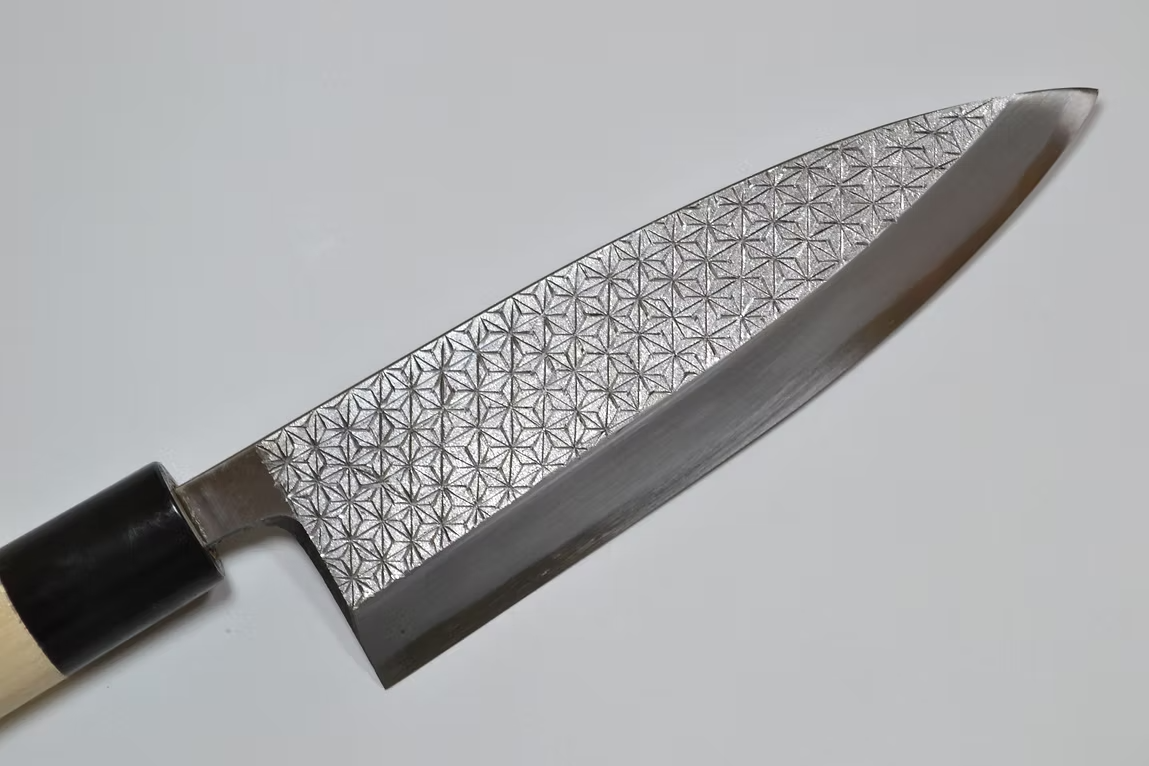 Sakai Takayuki Engraving by Kubota Asanoha White Steel Kasumitogi Deba 165mm Magnolia (Ferrule: Water Buffalo Horn) Handle - Japanny - Best Japanese Knife