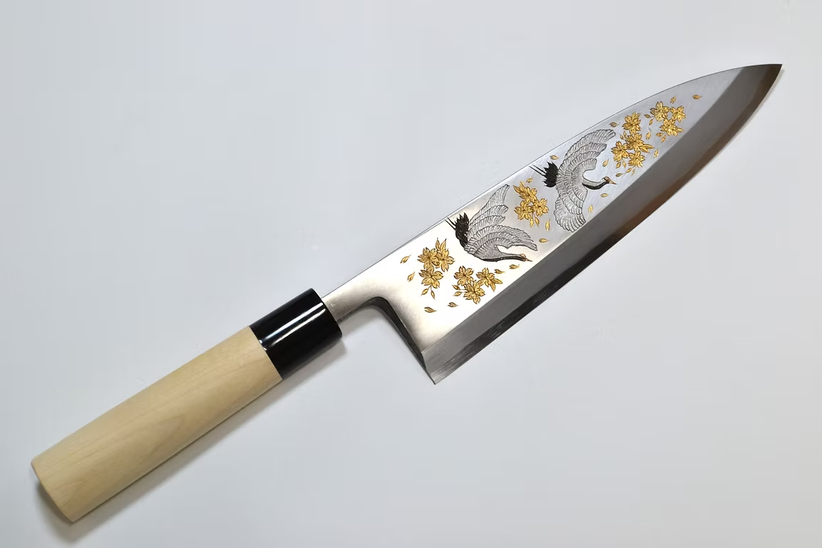 Sakai Takayuki Metal Decorated Engraving by Kubota Maizuru White Steel Kasumitogi Deba 240mm Magnolia (Ferrule: Water Buffalo Horn) Handle