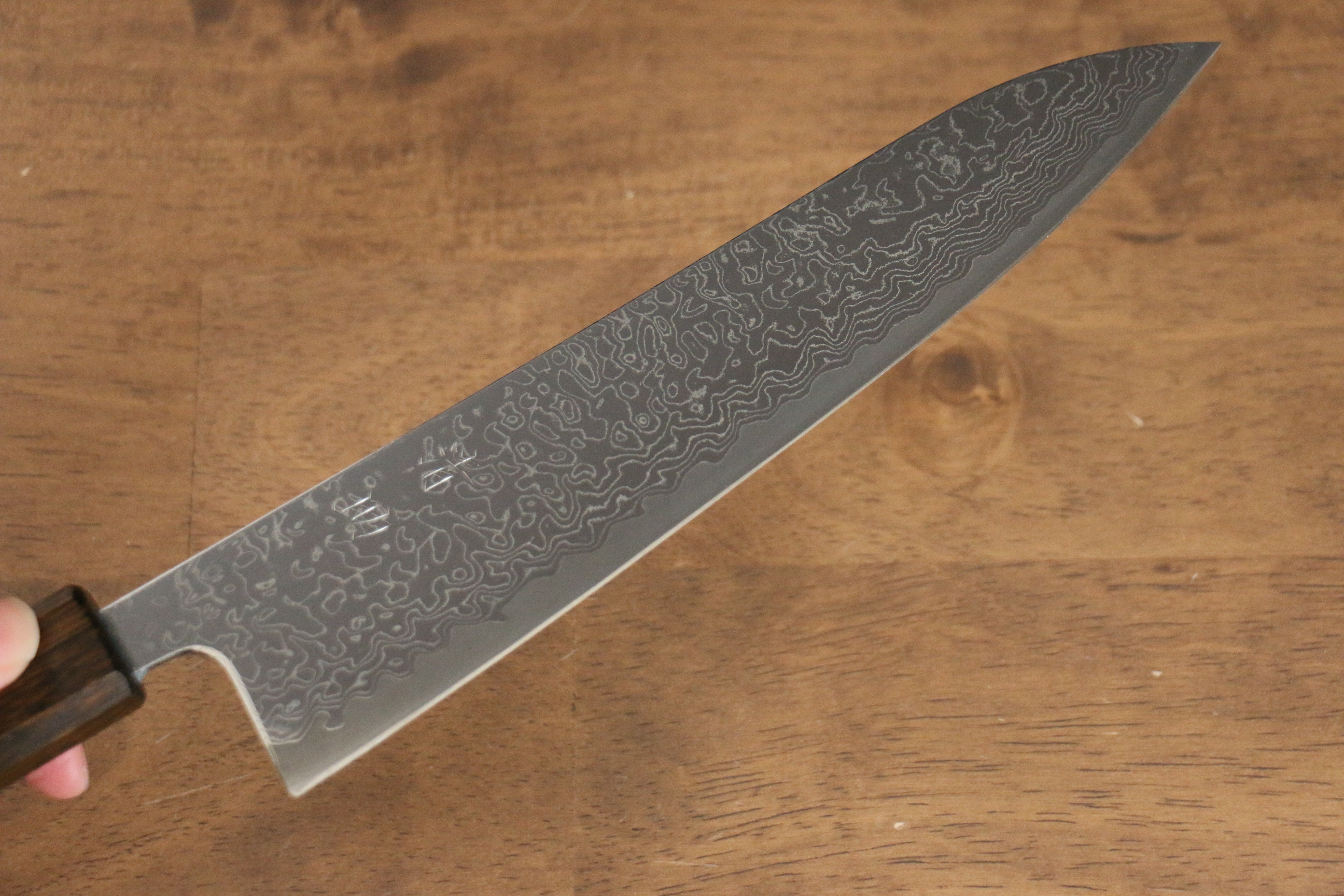 Seisuke VG10 Mirrored Finish Damascus Gyuto 210mm Oak Handle - Japanny - Best Japanese Knife